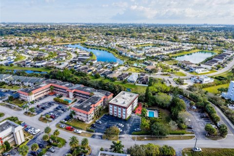 Condo in Deerfield Beach, Florida, 4 bedrooms  № 2027827 - photo 10