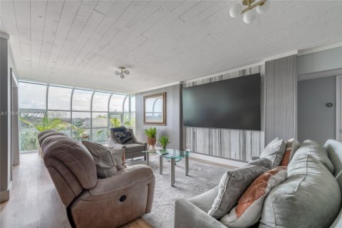 Condo in Deerfield Beach, Florida, 4 bedrooms  № 2027827 - photo 18