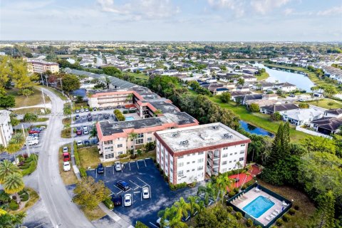 Condo in Deerfield Beach, Florida, 4 bedrooms  № 2027827 - photo 3