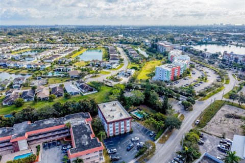 Condo in Deerfield Beach, Florida, 4 bedrooms  № 2027827 - photo 7