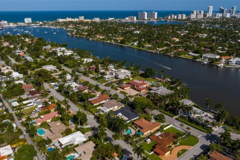 House in Hollywood, Florida 8 bedrooms, 355.35 sq.m. № 1862493 - photo 27