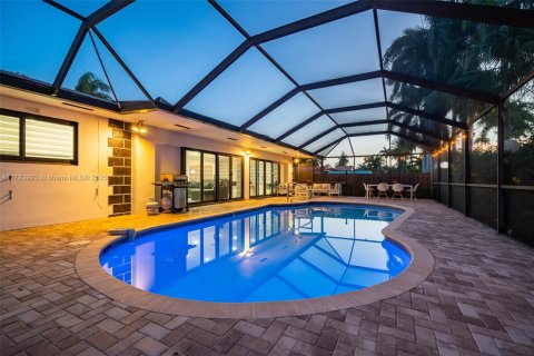 House in Hollywood, Florida 8 bedrooms, 355.35 sq.m. № 1862493 - photo 1
