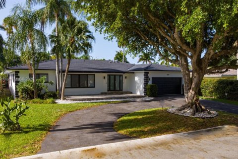 House in Hollywood, Florida 8 bedrooms, 355.35 sq.m. № 1862493 - photo 30