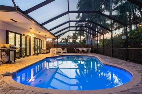 House in Hollywood, Florida 8 bedrooms, 355.35 sq.m. № 1862493 - photo 19