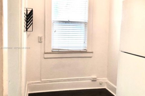 Condo in Coral Gables, Florida  № 2385281 - photo 5