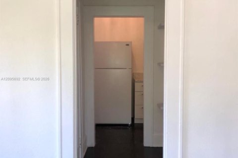 Condo in Coral Gables, Florida  № 2385281 - photo 4