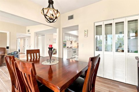 Villa ou maison à vendre à Port Charlotte, Floride: 3 chambres, 144.46 m2 № 2226273 - photo 16