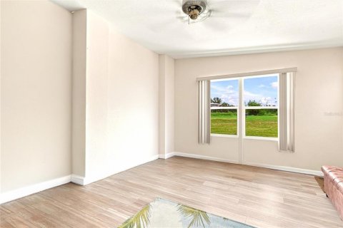 Villa ou maison à vendre à Port Charlotte, Floride: 3 chambres, 144.46 m2 № 2226273 - photo 19