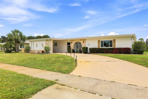 Villa ou maison à vendre à Port Charlotte, Floride: 3 chambres, 144.46 m2 № 2226273 - photo 4