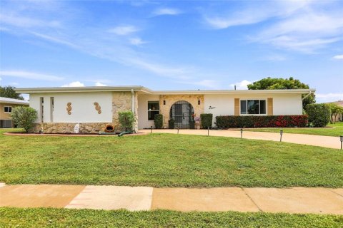 Villa ou maison à vendre à Port Charlotte, Floride: 3 chambres, 144.46 m2 № 2226273 - photo 3