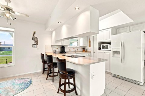 Villa ou maison à vendre à Port Charlotte, Floride: 3 chambres, 144.46 m2 № 2226273 - photo 12