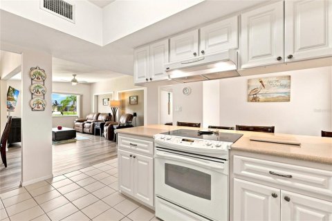 Villa ou maison à vendre à Port Charlotte, Floride: 3 chambres, 144.46 m2 № 2226273 - photo 14