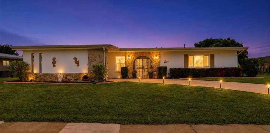 Villa ou maison à Port Charlotte, Floride 3 chambres, 144.46 m2 № 2226273