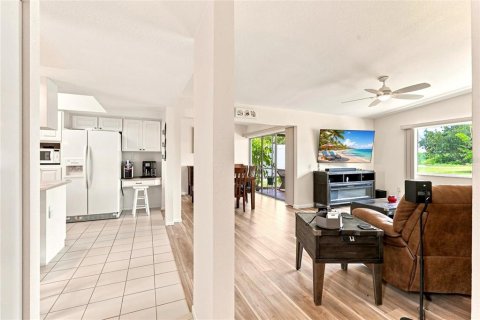 Villa ou maison à vendre à Port Charlotte, Floride: 3 chambres, 144.46 m2 № 2226273 - photo 7