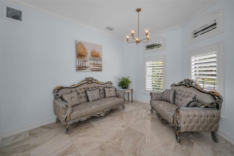 House in Trinity, Florida 4 bedrooms, 336.86 sq.m. № 1846445 - photo 13