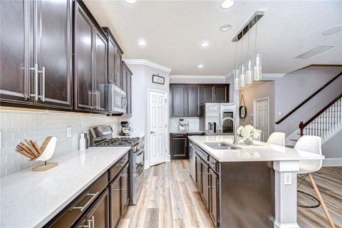 House in Fish Hawk, Florida 4 bedrooms, 239.13 sq.m. № 1914138 - photo 9