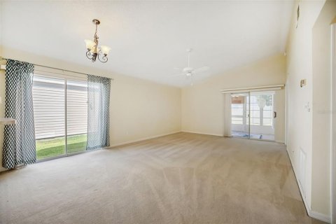 Villa ou maison à vendre à Leesburg, Floride: 2 chambres, 103.96 m2 № 2199756 - photo 5