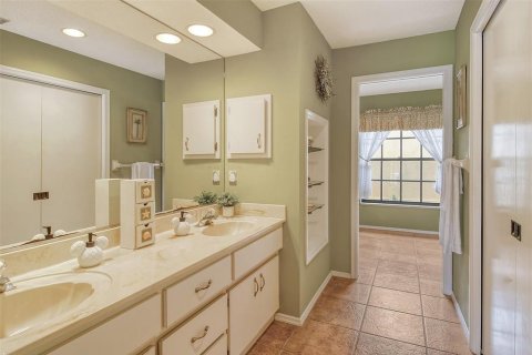 House in Englewood, Florida 3 bedrooms, 221.57 sq.m. № 1015126 - photo 26