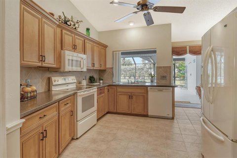 House in Englewood, Florida 3 bedrooms, 221.57 sq.m. № 1015126 - photo 17
