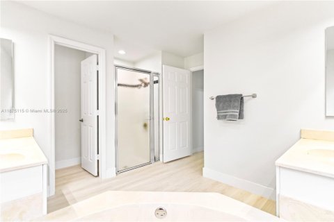 Villa ou maison à vendre à Pembroke Pines, Floride: 4 chambres, 217.3 m2 № 1921839 - photo 23