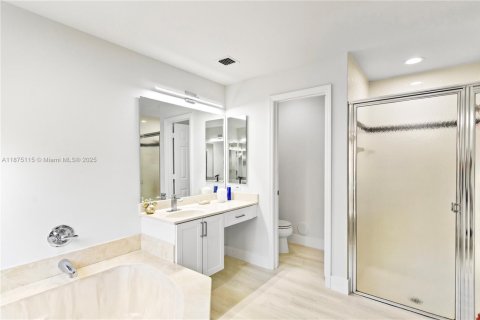 Villa ou maison à vendre à Pembroke Pines, Floride: 4 chambres, 217.3 m2 № 1921839 - photo 24