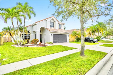 Villa ou maison à vendre à Pembroke Pines, Floride: 4 chambres, 217.3 m2 № 1921839 - photo 2