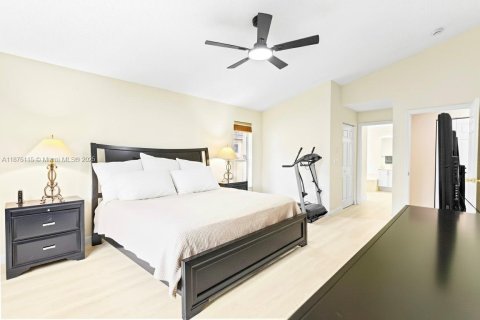 Villa ou maison à vendre à Pembroke Pines, Floride: 4 chambres, 217.3 m2 № 1921839 - photo 18