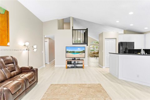 Villa ou maison à vendre à Pembroke Pines, Floride: 4 chambres, 217.3 m2 № 1921839 - photo 7