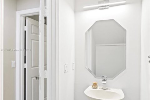 Villa ou maison à vendre à Pembroke Pines, Floride: 4 chambres, 217.3 m2 № 1921839 - photo 16