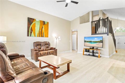 Villa ou maison à vendre à Pembroke Pines, Floride: 4 chambres, 217.3 m2 № 1921839 - photo 8