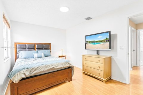 Villa ou maison à vendre à Pembroke Pines, Floride: 4 chambres, 217.3 m2 № 1921839 - photo 30