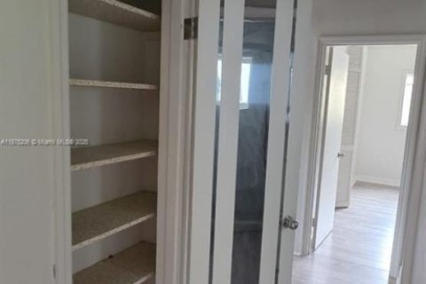 Купить виллу или дом в Майами, Флорида 4 спальни, 126.81м2, № 1896143 - фото 13