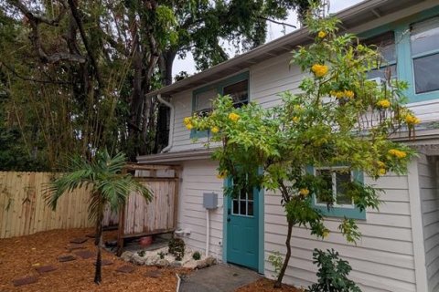 Commercial property in Saint Petersburg, Florida 4 bedrooms, 186.64 sq.m. № 1740778 - photo 24