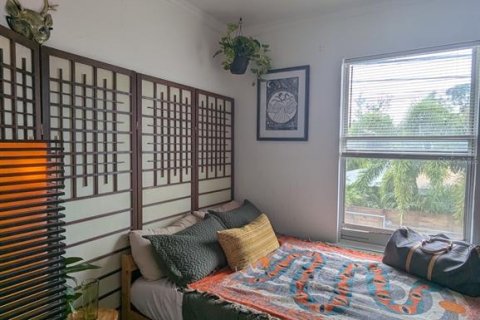 Commercial property in Saint Petersburg, Florida 4 bedrooms, 186.64 sq.m. № 1740778 - photo 16