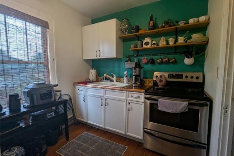 Commercial property in Saint Petersburg, Florida 4 bedrooms, 186.64 sq.m. № 1740778 - photo 19