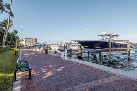 Condominio en venta en Miami, Florida, 3 dormitorios, 136.47 m2 № 1954963 - foto 18