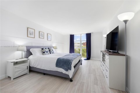 Condominio en venta en Miami, Florida, 3 dormitorios, 136.47 m2 № 1954963 - foto 9