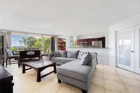 Condominio en venta en Miami, Florida, 3 dormitorios, 136.47 m2 № 1954963 - foto 3