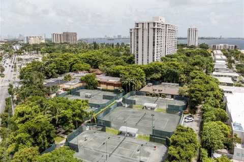 Condominio en venta en Miami, Florida, 3 dormitorios, 136.47 m2 № 1954963 - foto 30