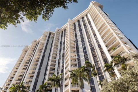 Condominio en venta en Miami, Florida, 3 dormitorios, 136.47 m2 № 1954963 - foto 27