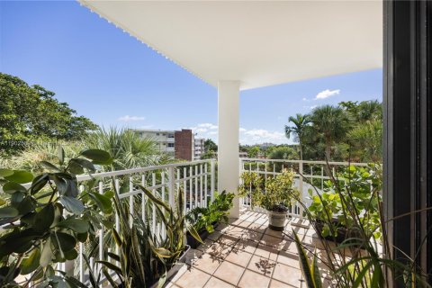 Condominio en venta en Miami, Florida, 3 dormitorios, 136.47 m2 № 1954963 - foto 17