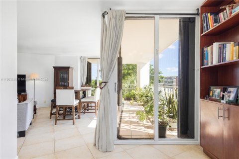 Condominio en venta en Miami, Florida, 3 dormitorios, 136.47 m2 № 1954963 - foto 5