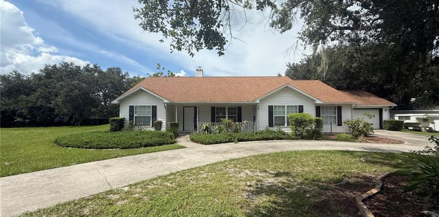 Villa ou maison à Lakeland, Floride 4 chambres, 176.51 m2 № 1894540