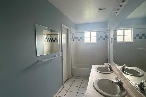 Villa ou maison à louer à Lakeland, Floride: 4 chambres, 176.51 m2 № 1894540 - photo 8