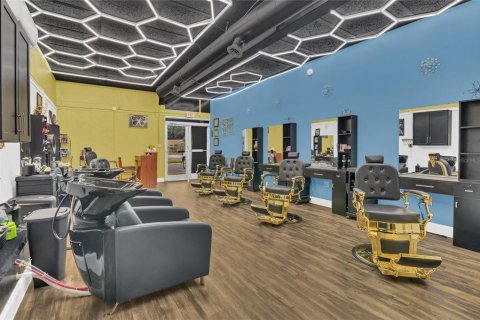 Купить коммерческую недвижимость в Апопка, Флорида 55.65м2, № 1829497 - фото 12