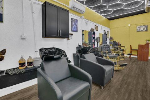 Купить коммерческую недвижимость в Апопка, Флорида 55.65м2, № 1829497 - фото 6