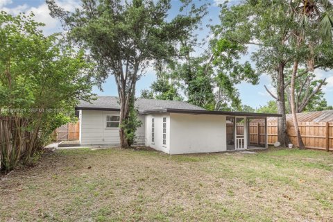 Купить виллу или дом в Сарасота, Флорида 3 спальни, 117.71м2, № 2028969 - фото 30