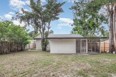 Купить виллу или дом в Сарасота, Флорида 3 спальни, 117.71м2, № 2028969 - фото 29