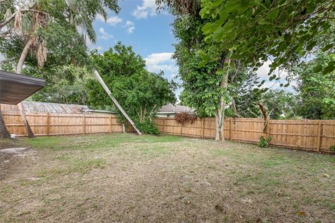 Купить виллу или дом в Сарасота, Флорида 3 спальни, 117.71м2, № 2028969 - фото 28