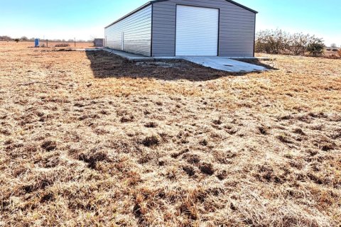 Commercial property in Okeechobee, Florida № 2245468